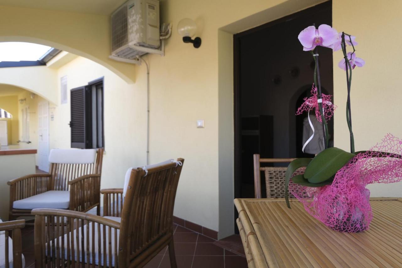 Aria Di Vacanza - Gelsi Olbia Exterior foto